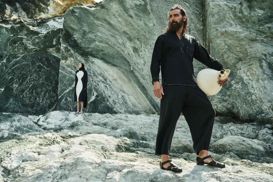 "Footprints": Μια νέα high-fashion καμπάνια που γιορτάζει την παράδοση και την αέναη τέχνη της αναγέννησης- Φωτογραφία 5