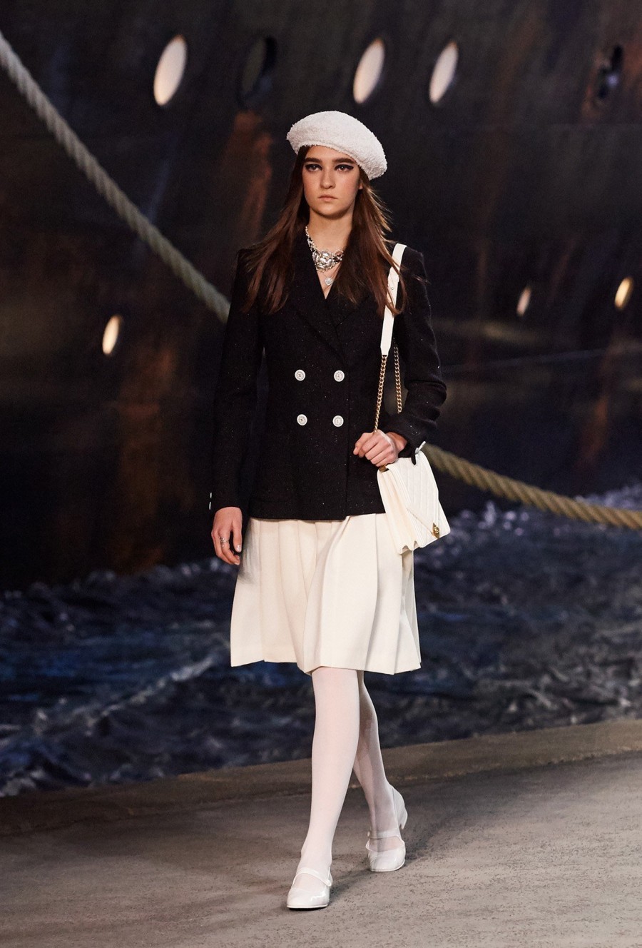Γιατί λατρέψαμε το Cruise Fashion Show του οίκου Chanel- Φωτογραφία 12