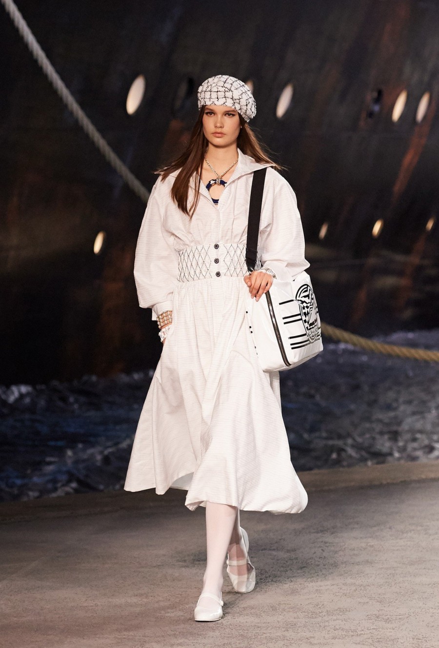 Γιατί λατρέψαμε το Cruise Fashion Show του οίκου Chanel- Φωτογραφία 15