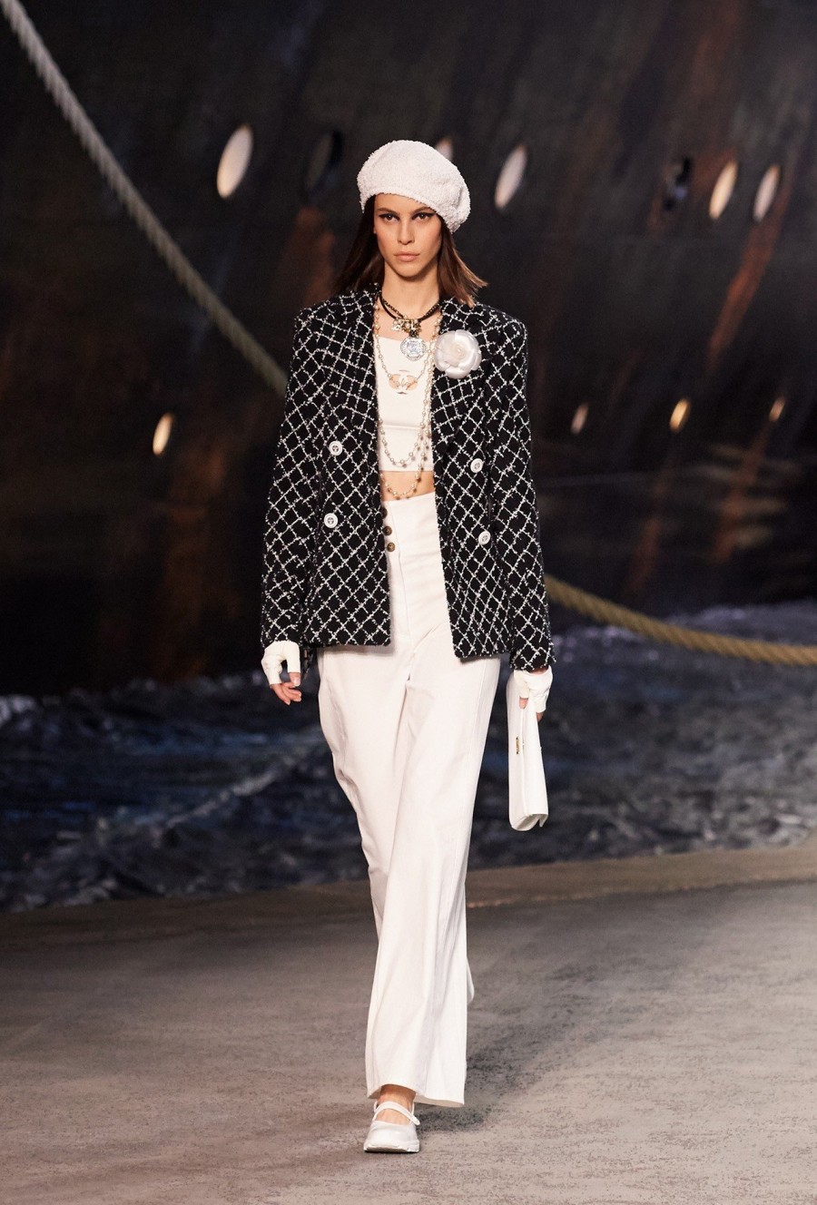 Γιατί λατρέψαμε το Cruise Fashion Show του οίκου Chanel- Φωτογραφία 18