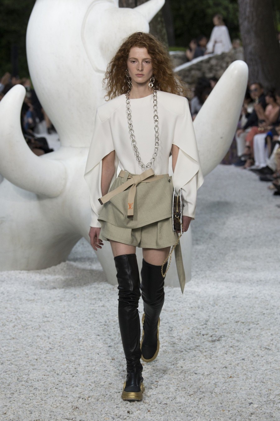 Η μόδα συνάντησε την τέχνη στο Louis Vuitton Cruise 2019 fashion show- Φωτογραφία 2