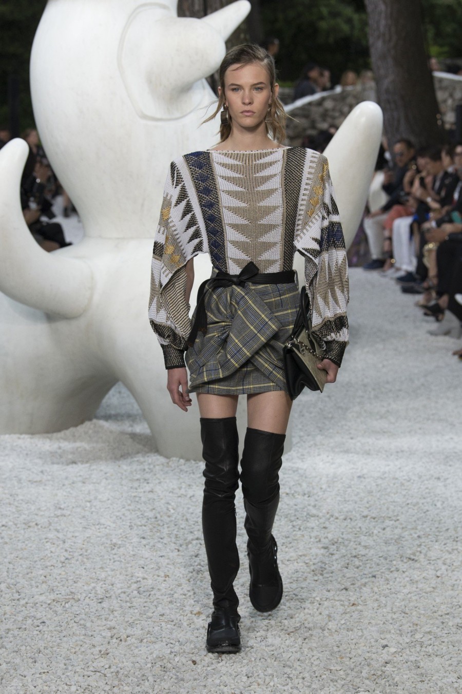 Η μόδα συνάντησε την τέχνη στο Louis Vuitton Cruise 2019 fashion show- Φωτογραφία 6