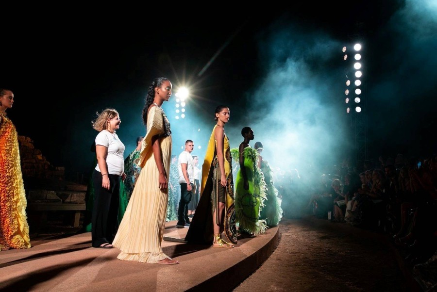 Η Mary Katrantzou μας συγκίνησε με τo συγκλονιστικό show της με αφορμή τα 30 χρόνια από την ίδρυση του Σωματείου ΕΛΠΙΔΑ- Φωτογραφία 11