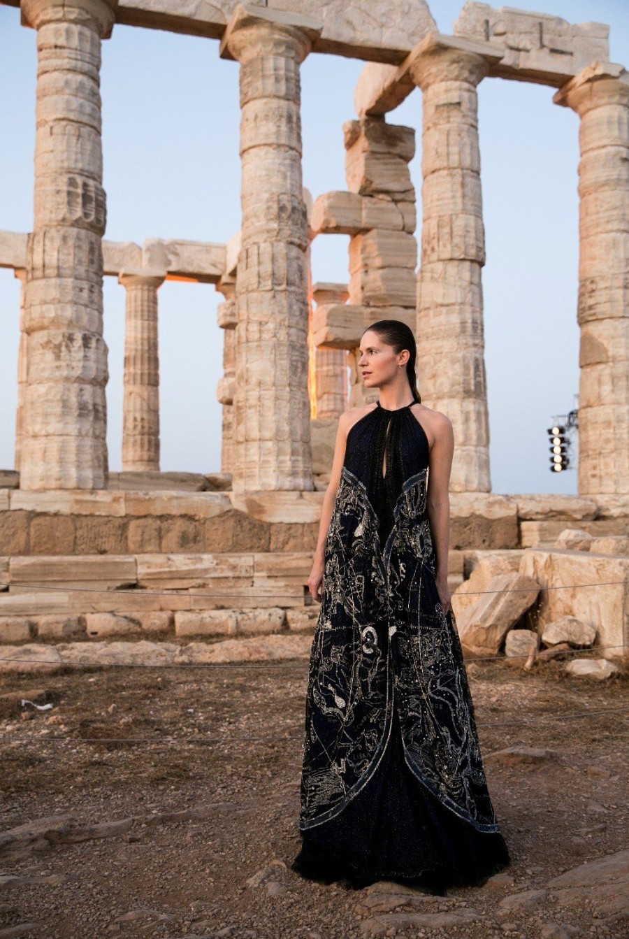 Η Mary Katrantzou μας συγκίνησε με τo συγκλονιστικό show της με αφορμή τα 30 χρόνια από την ίδρυση του Σωματείου ΕΛΠΙΔΑ- Φωτογραφία 3