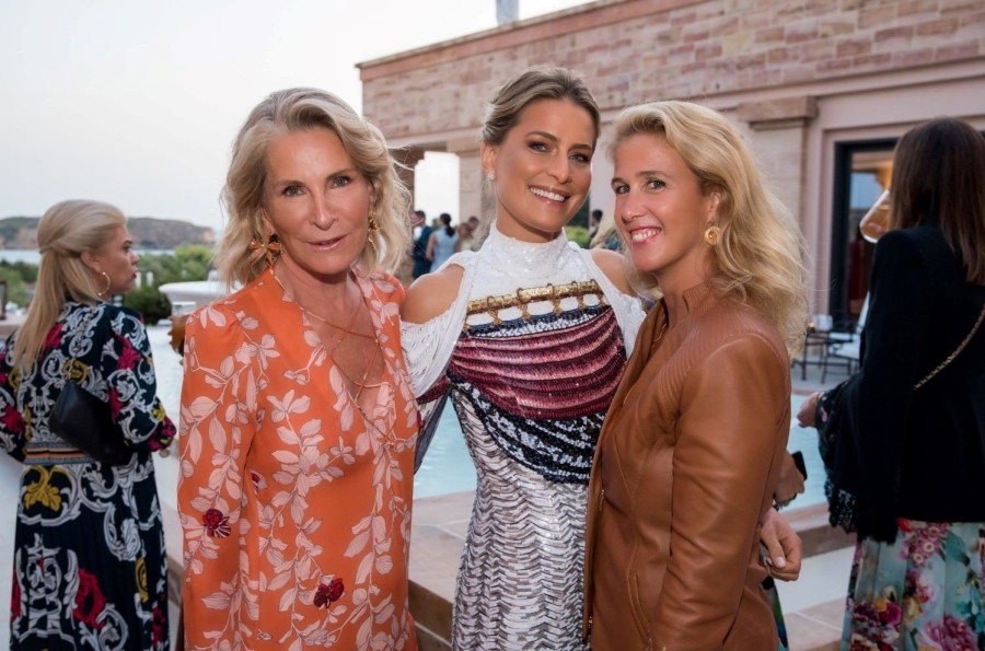 Η Mary Katrantzou μας συγκίνησε με τo συγκλονιστικό show της με αφορμή τα 30 χρόνια από την ίδρυση του Σωματείου ΕΛΠΙΔΑ- Φωτογραφία 1