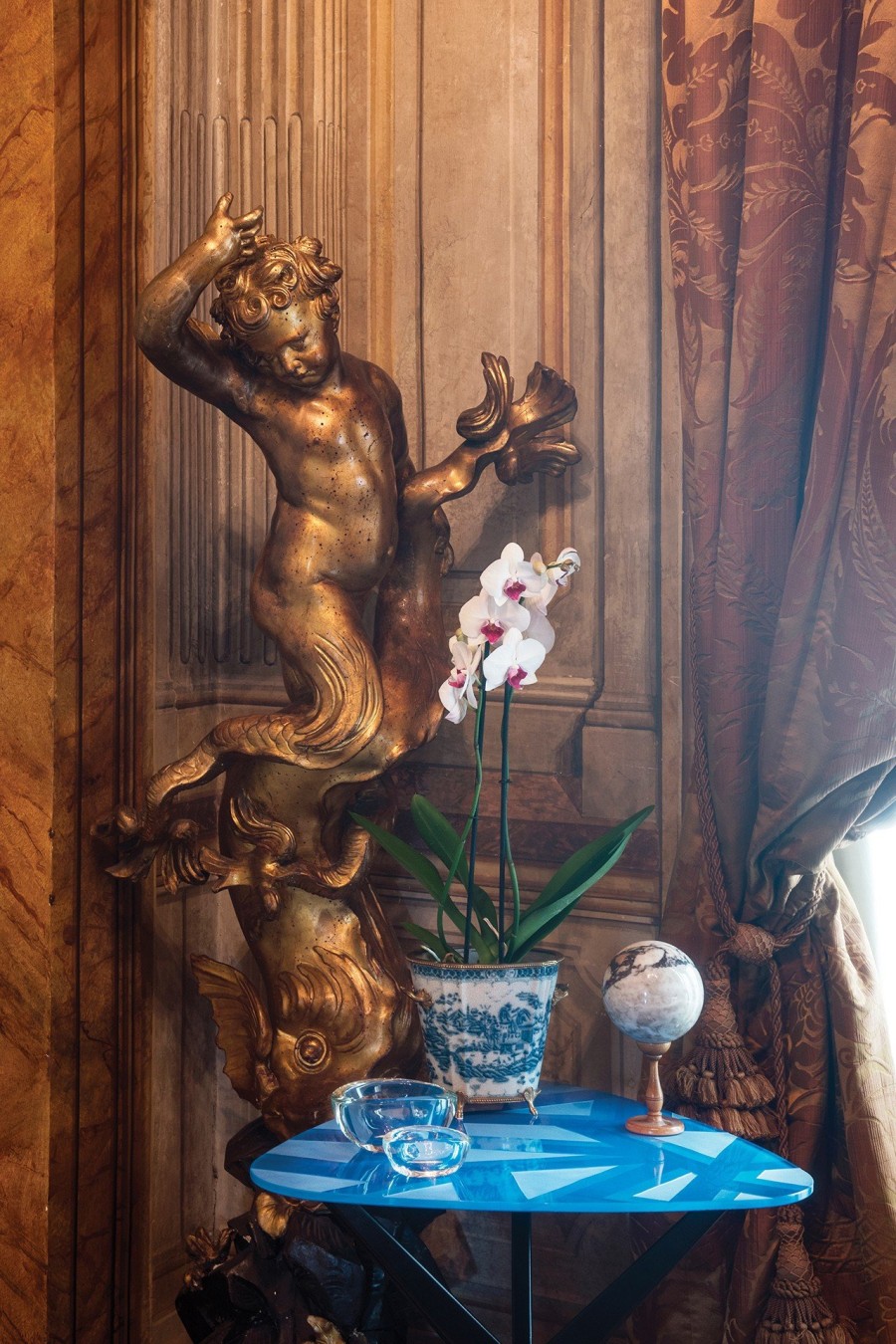 M’ έμπνευση από τη Ρώμη, η interior designer Benedetta Brachetti Peretti παρουσίασε τις δημιουργίες της από φυσητό γυαλί στην έκθεση “Secret Echoes”- Φωτογραφία 1