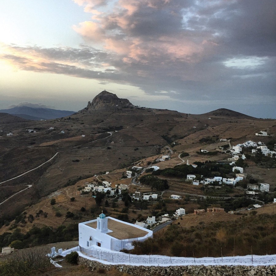 Η καταξιωμένη φωτογράφος Μάρα Δεσύπρη μας ξεναγεί στη δική της Τήνο και μας αποκαλύπτει τα απόκρυφα του τόπου της - Φωτογραφία 7