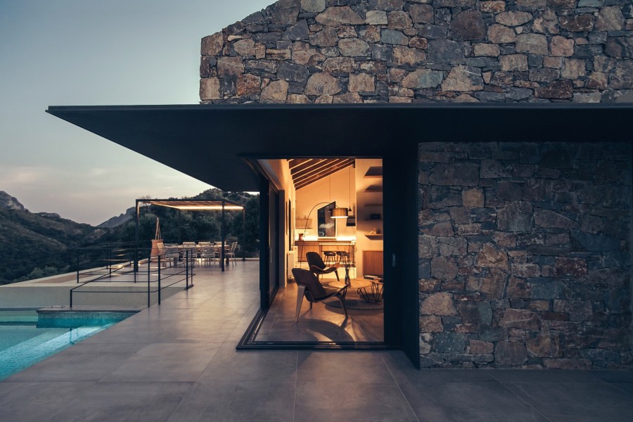 Great Interiors: Μια απίστευτη κατοικία στην Κρήτη σε γήινες αποχρώσεις που θα σας ενθουσιάσει- Φωτογραφία 6