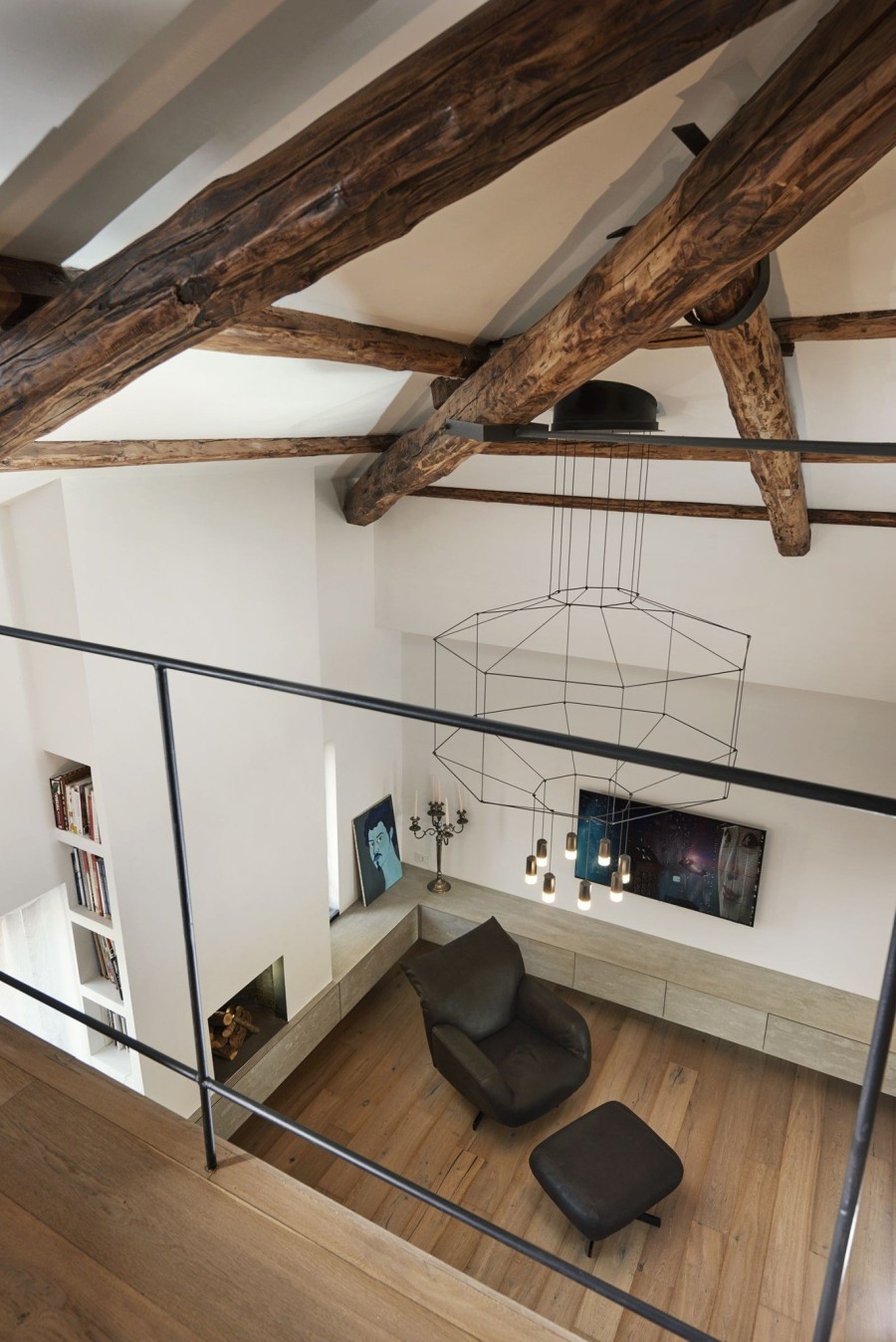 Ένα penthouse διαμέρισμα στη Ρώμη κινείται με ευελιξία ανάμεσα στο σήμερα και το χθες- Φωτογραφία 1