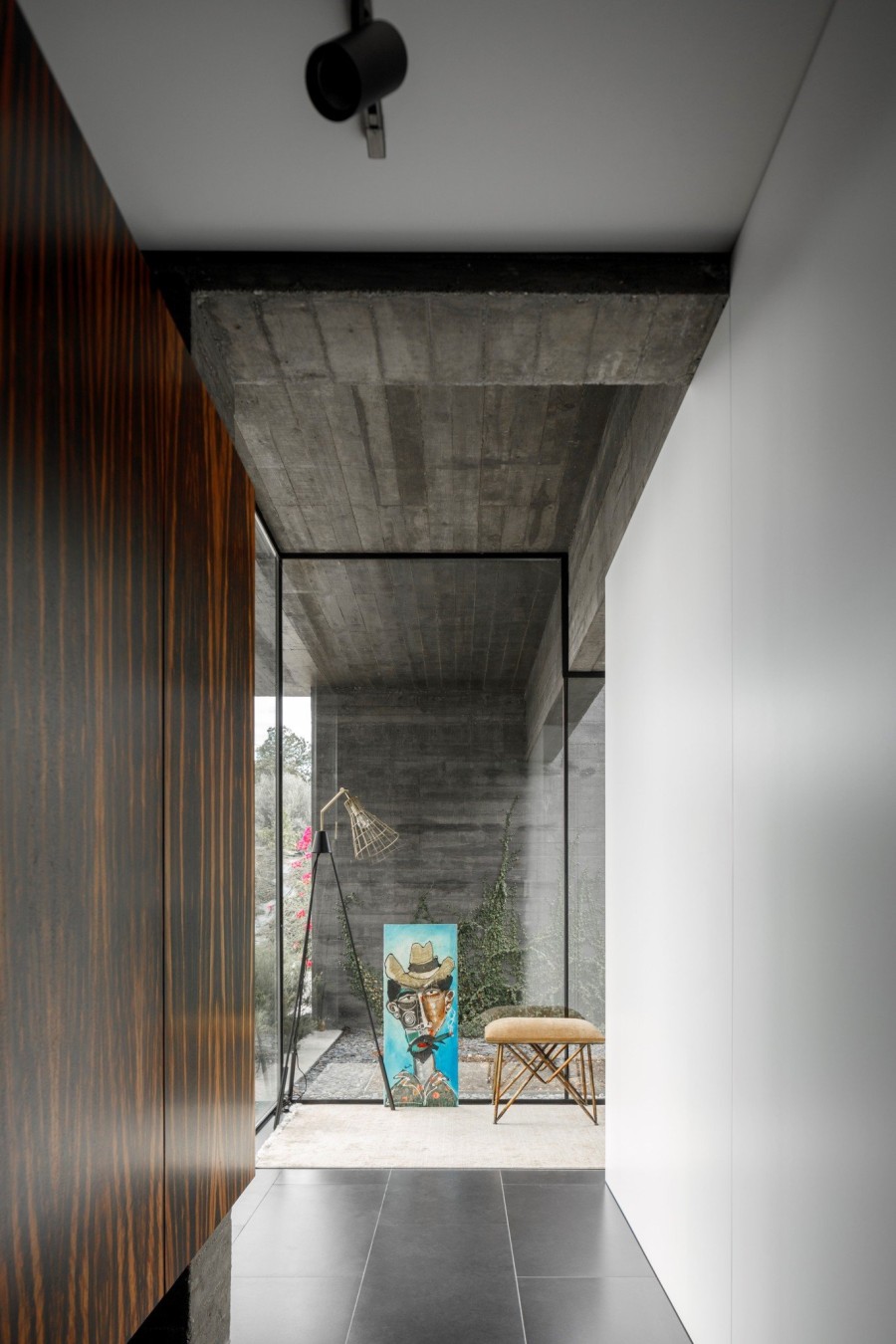 To Cork Oak house είναι μια κατοικία «βουτηγμένη» μέσα στη φύση της Πορτογαλίας- Φωτογραφία 8