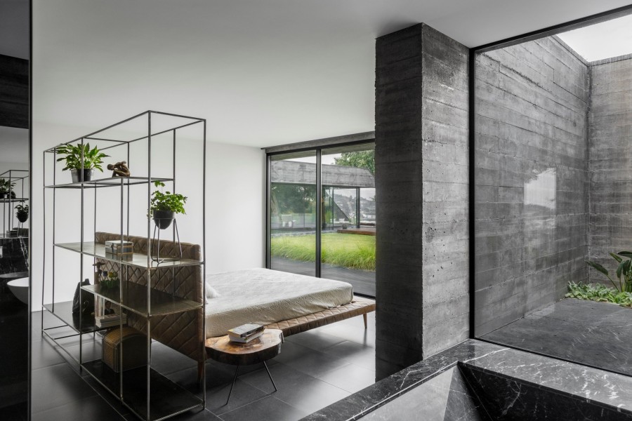 To Cork Oak house είναι μια κατοικία «βουτηγμένη» μέσα στη φύση της Πορτογαλίας- Φωτογραφία 6