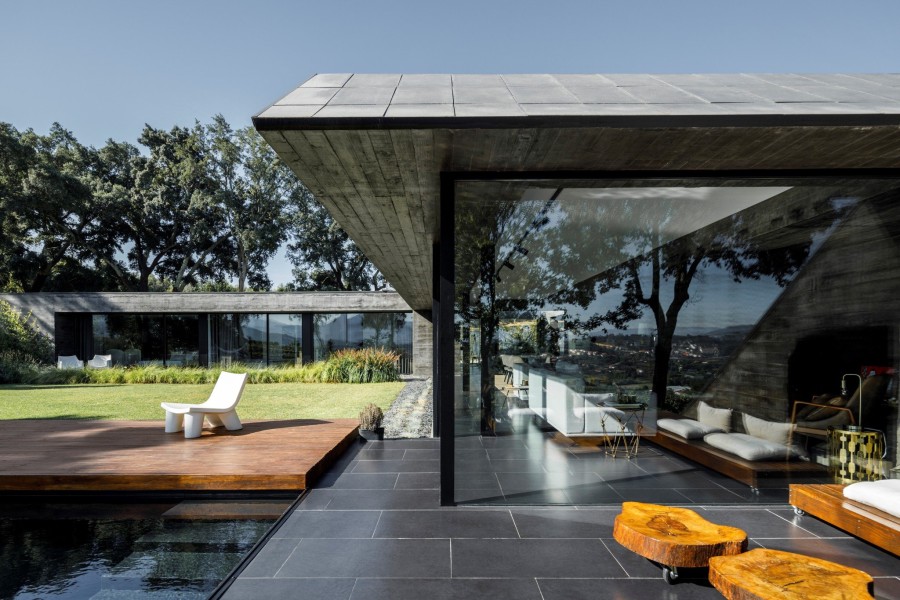 To Cork Oak house είναι μια κατοικία «βουτηγμένη» μέσα στη φύση της Πορτογαλίας- Φωτογραφία 7