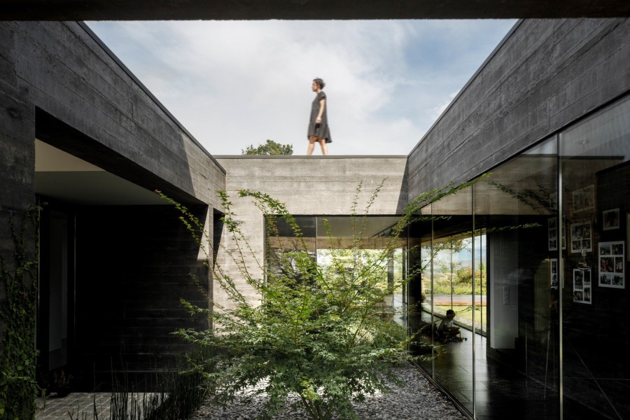 To Cork Oak house είναι μια κατοικία «βουτηγμένη» μέσα στη φύση της Πορτογαλίας- Φωτογραφία 18