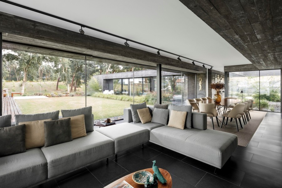 To Cork Oak house είναι μια κατοικία «βουτηγμένη» μέσα στη φύση της Πορτογαλίας- Φωτογραφία 19