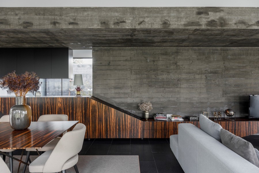 To Cork Oak house είναι μια κατοικία «βουτηγμένη» μέσα στη φύση της Πορτογαλίας- Φωτογραφία 21