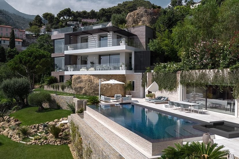 Villa Lea: Ένα αρχιτεκτονικό «κόσμημα» στους υπέροχους όρμους της Κυανής Ακτής  - Φωτογραφία 17