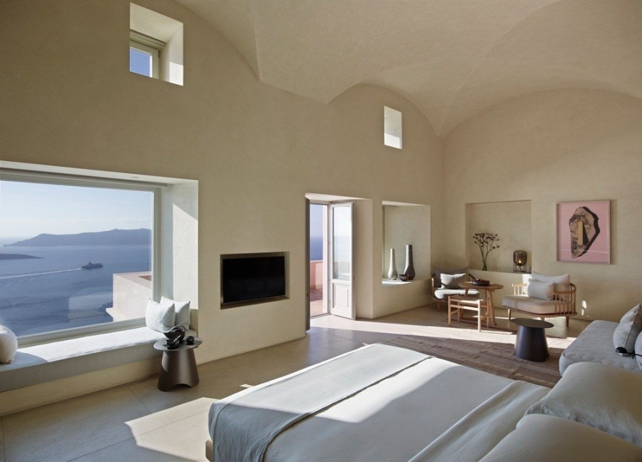 Villa Bordeaux: Ένα ιστορικό κτίριο στα Φηρά της Σαντορίνης μετατράπηκε σε ένα one-of-a-kind ξενοδοχείο- Φωτογραφία 3