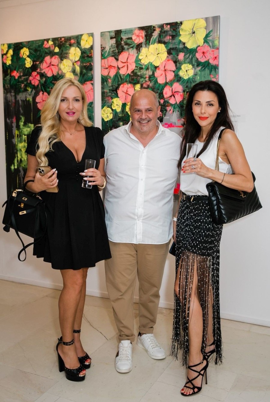 Athenian vibes: Τα εγκαίνια της 1ης ατομικής έκθεσης της Marina Leon, «My Secret Garden», στέφθηκαν από απόλυτη επιτυχία - Φωτογραφία 7