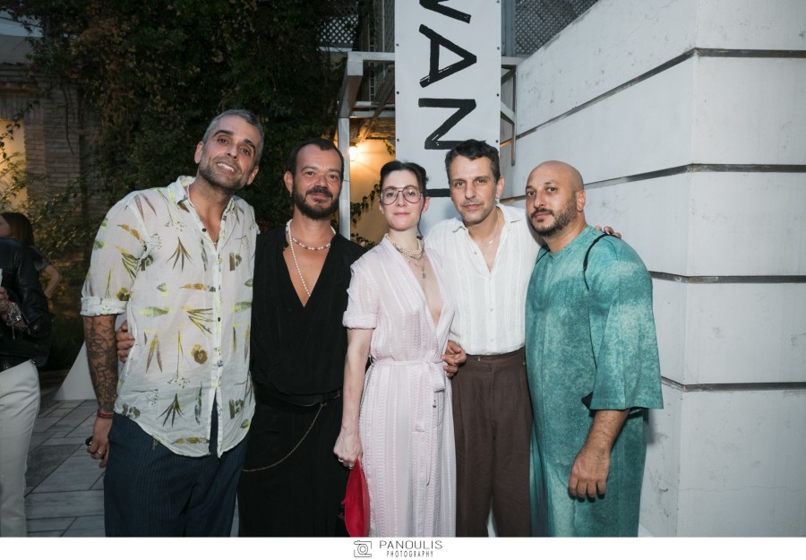 Μια θερινή προβολή στην αυλή της ZEUS+ΔIONE που δίνει χώρο στην καλλιτεχνική έκφραση - Φωτογραφία 1