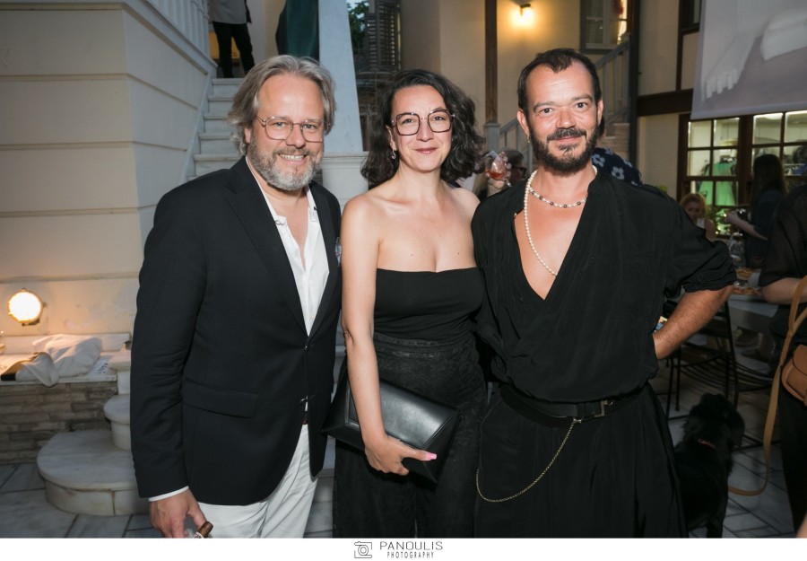 Μια θερινή προβολή στην αυλή της ZEUS+ΔIONE που δίνει χώρο στην καλλιτεχνική έκφραση - Φωτογραφία 2