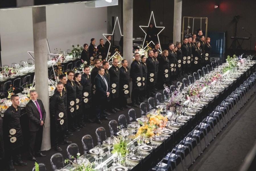 Το Δειπνοσοφιστήριον γιόρτασε μια πορεία 25 ετών με ένα elegant μυσταγωγικό event & dinner  - Φωτογραφία 1
