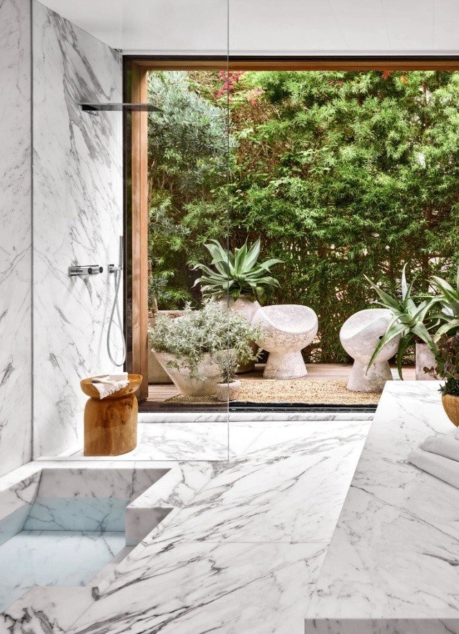 Η ηθοποιός του Grey's Anatomy, Ellen Pompeon ανοίγει το mid-century Malibu beach house της - Φωτογραφία 6