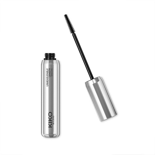  Long and separated eyelashes 