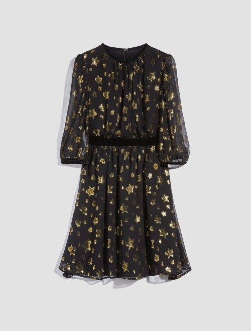  THE DRESS 