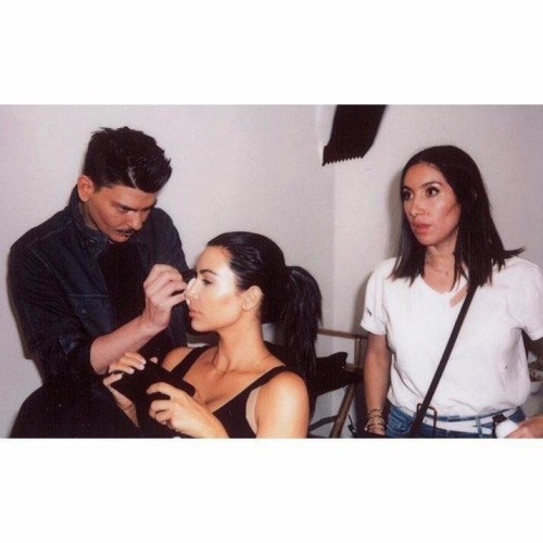 BACKSTAGE 