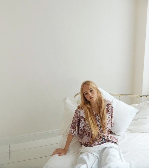  BED HAIR 