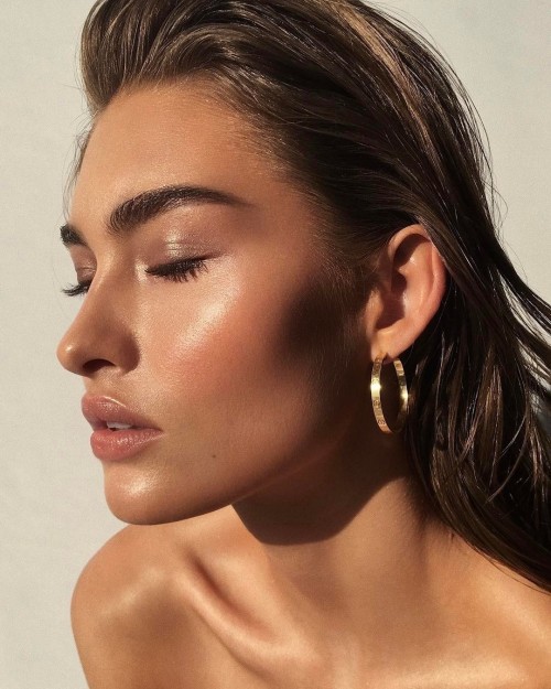 SIGNATURE LOOK 