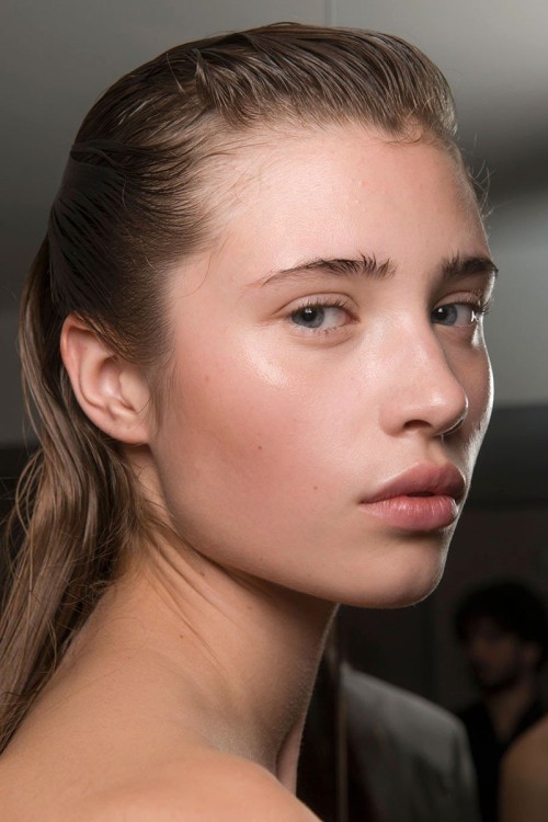  MEDIUM SKIN TONE 