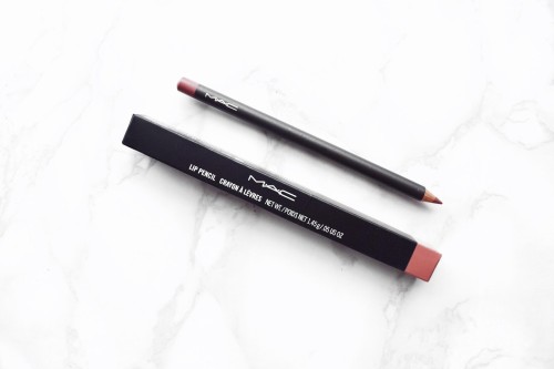  LIP LINER 