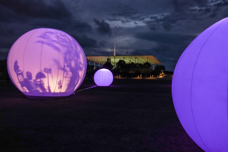 snfcc-light-installations-moongarden-photo-nikos-karanikolas.jpg