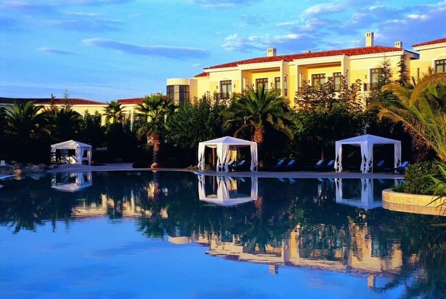 hyatt-regency-outdoor-pool.jpg