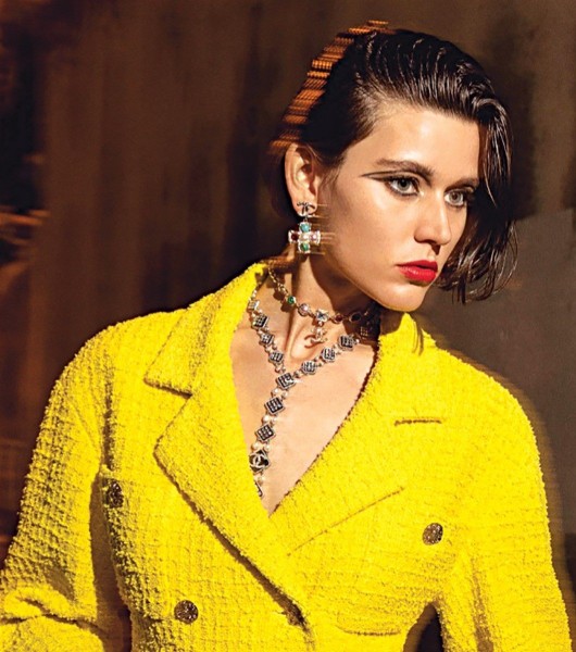 chanel-spring-summer-2022-campaign07-rirTG.jpg