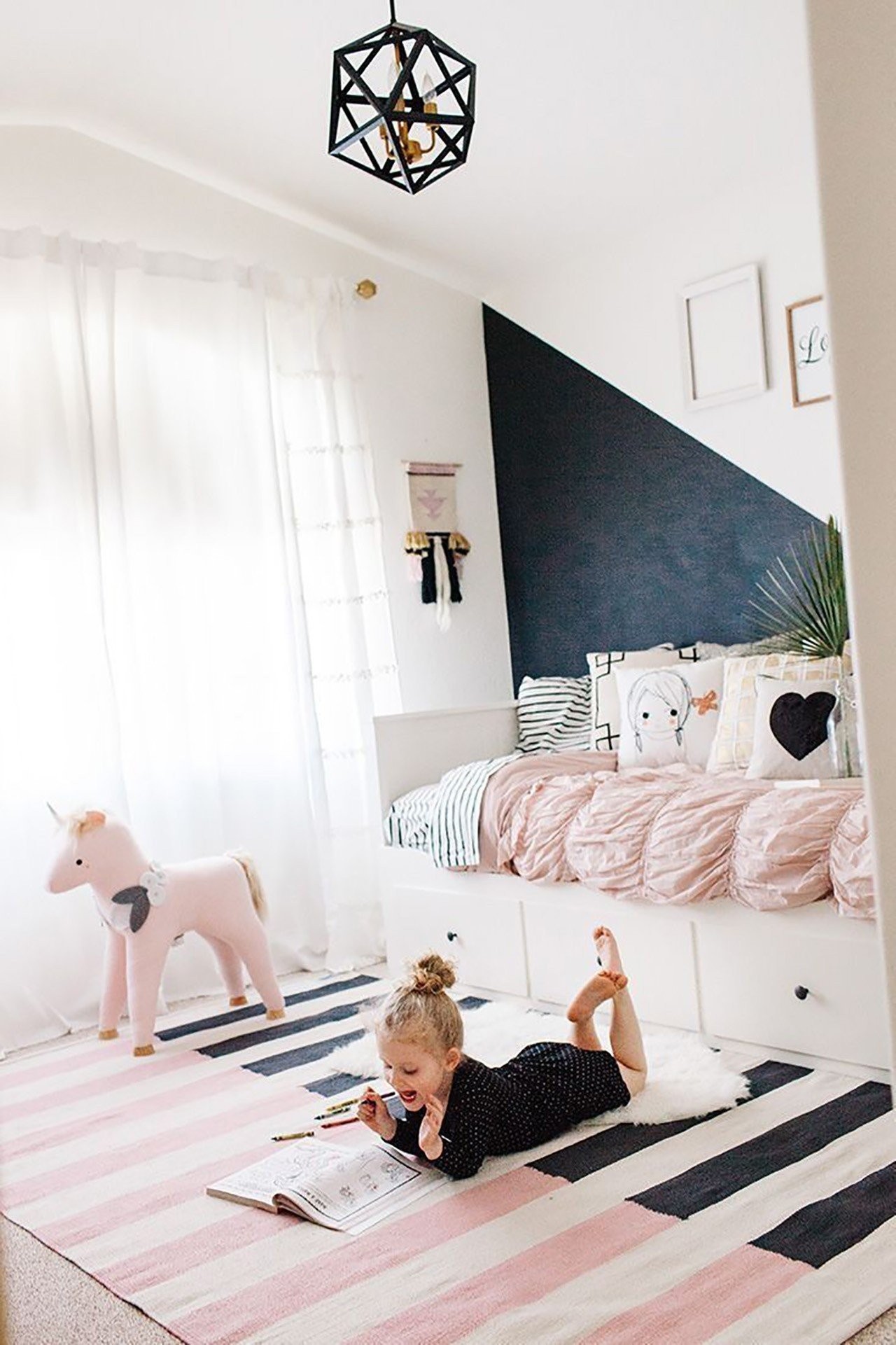 6992d2bd1d62e0c755bf826f77bd3c84-pink-girl-rooms-little-girl-bedrooms.jpg