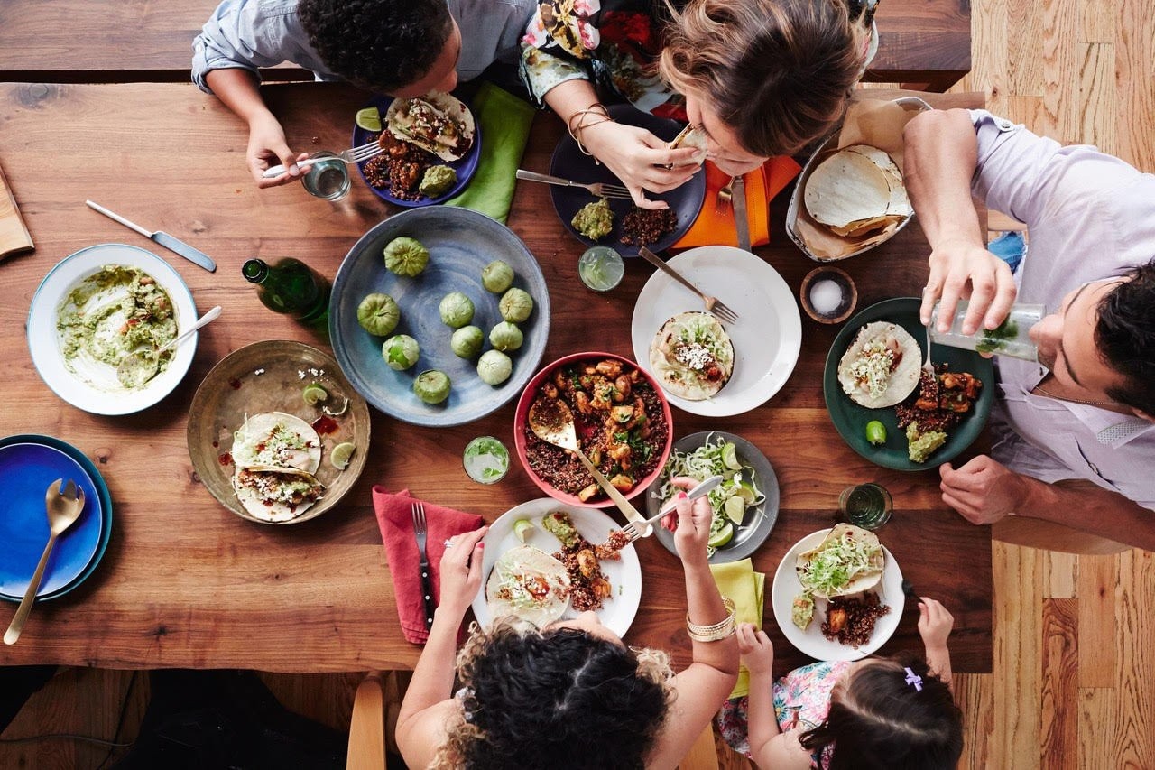 family-dinner-table-2.jpg