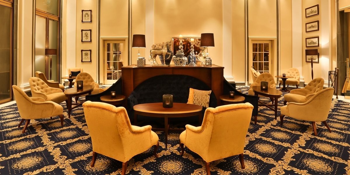 lobby-m.jpg