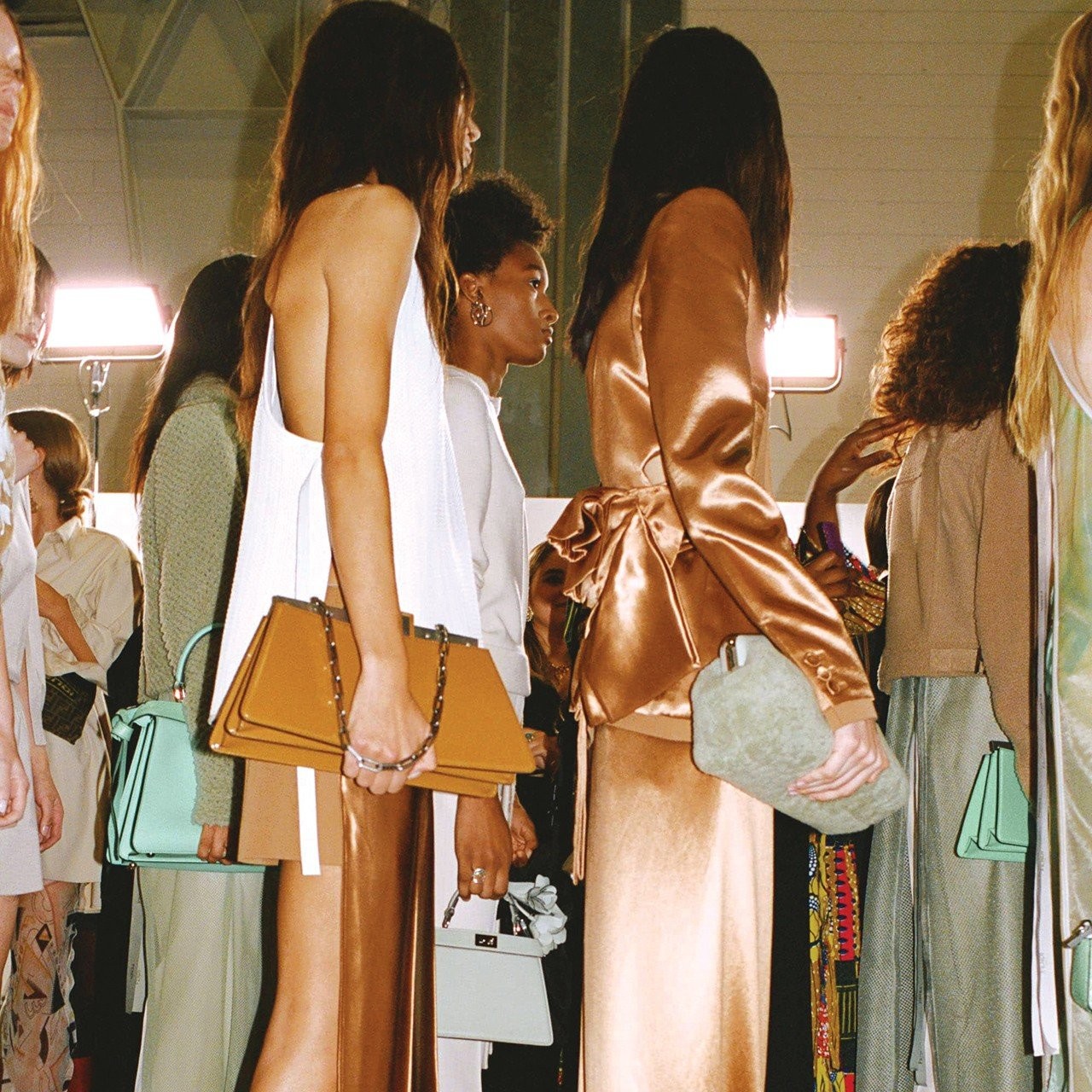 02-fendi-show-405-1x1-1-data.jpg