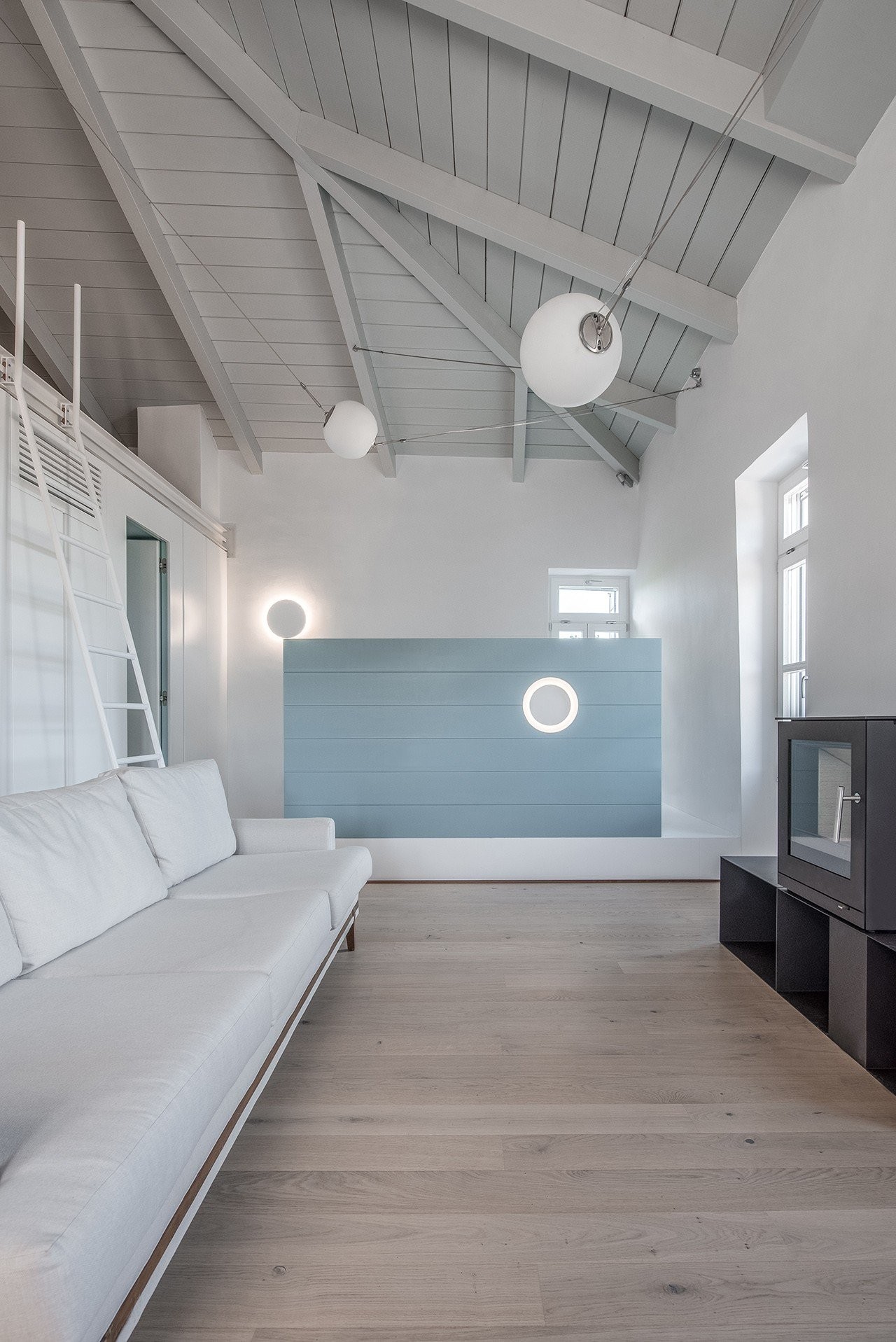 aroni-hq-38.jpg