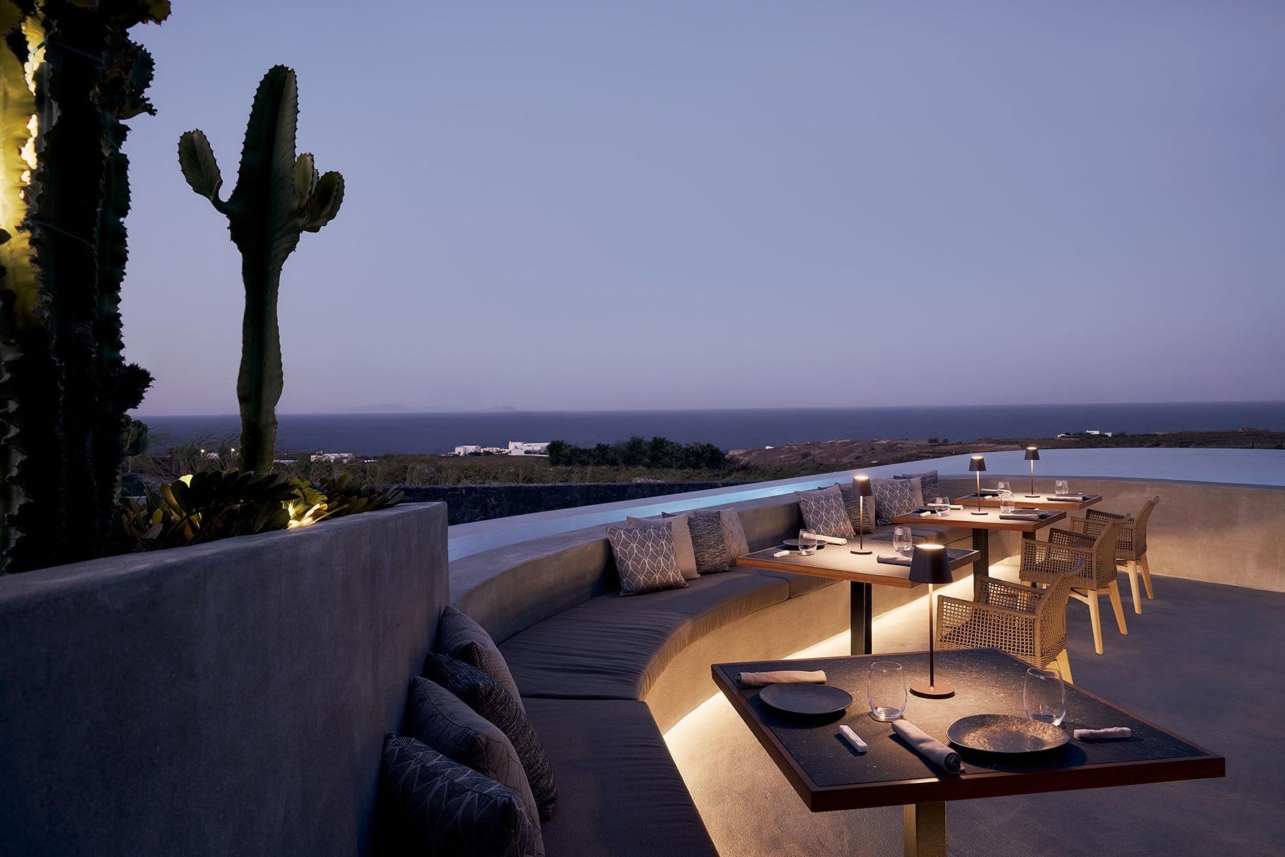 magma-hotel-santorini-dining-14.jpg