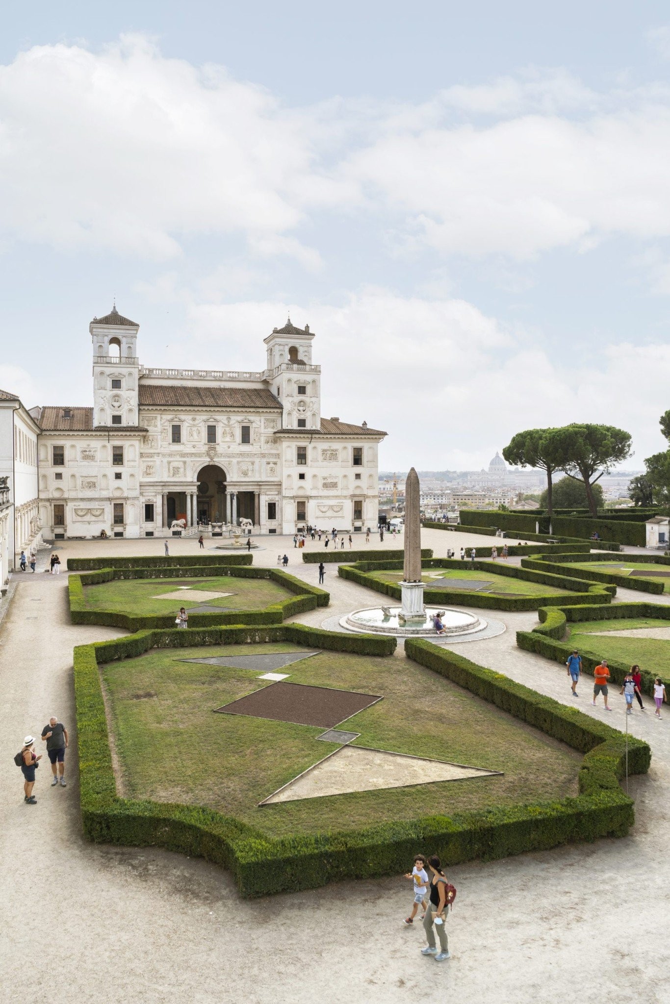 villa-medicis-claudia-gori-2-villa-medicis-intramurosfr-jpg-scaled-X4sj7.jpg