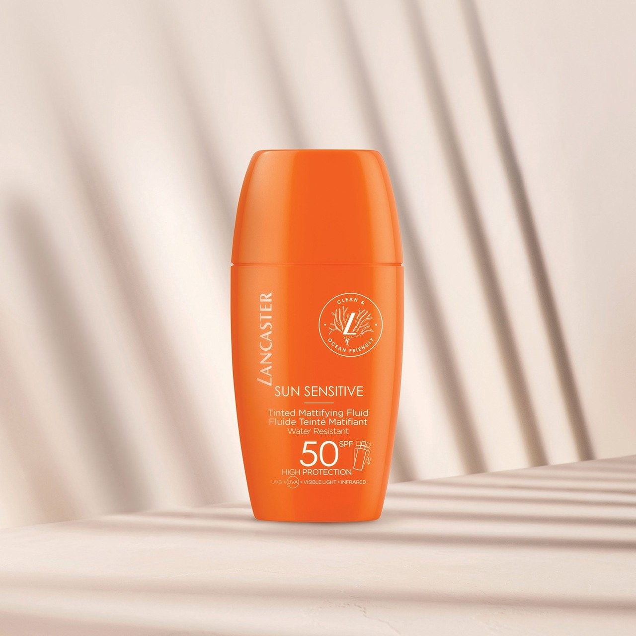 3616301295402-lnc-sun-sens-23-tinted-fluid-spf50-si-2-creativepackshotjpg-jpg-web-72dpi.jpg