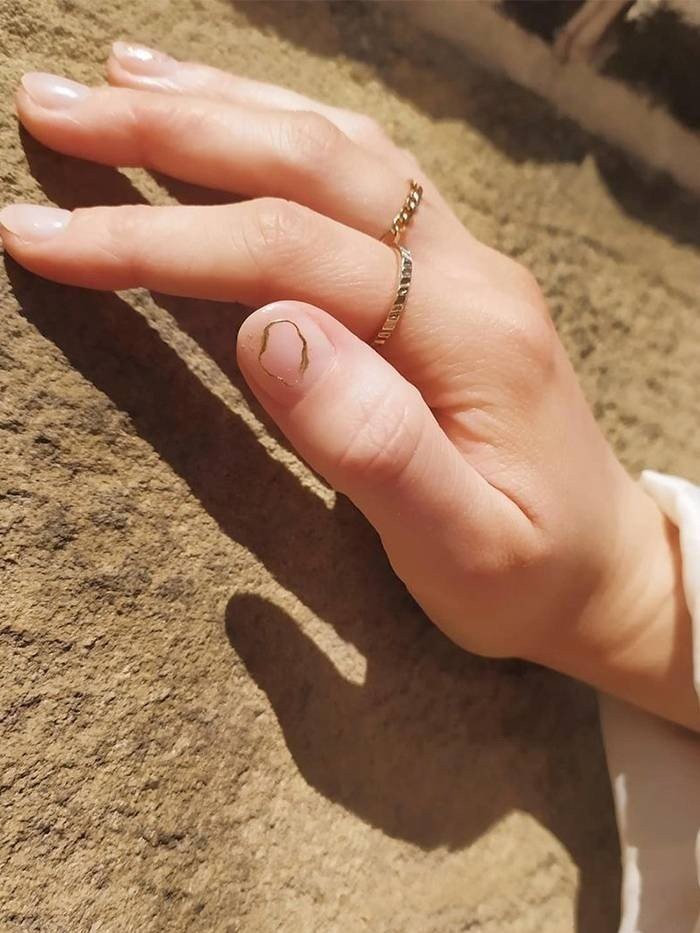 gold-nails.jpg