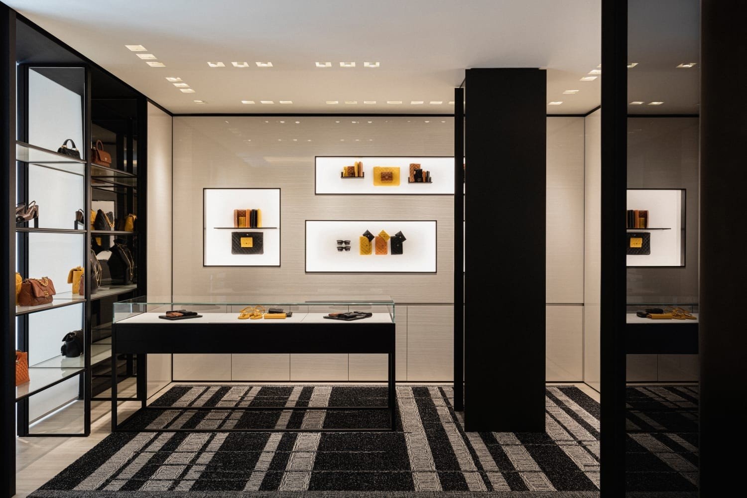 chanel-athens-boutique-2-1-ld-PU0gz.jpg