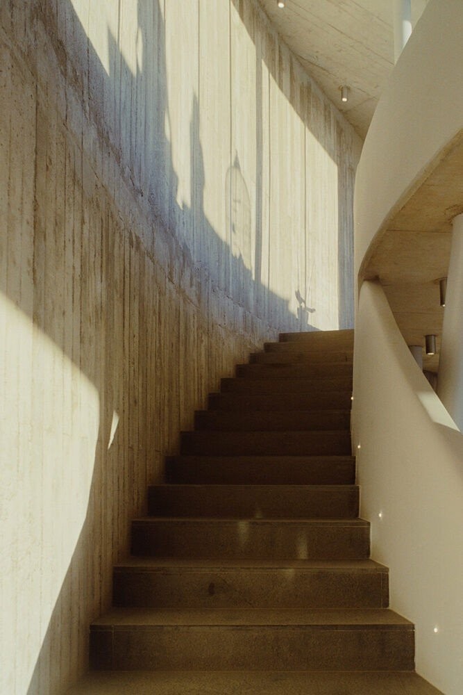 villa-mediterraneo-david-altrath-ibiza-spain-designboom-012-667x1000-YraJR.jpg