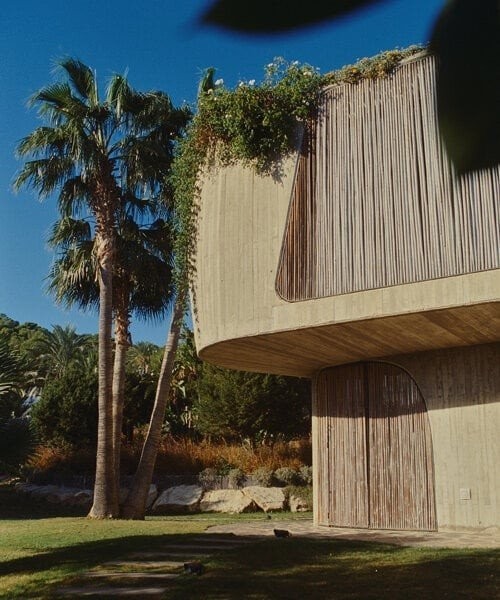 villa-mediterraneo-david-altrath-ibiza-spain-designboom-600-2ik6j.jpg