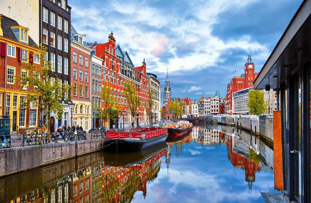 shutterstock-1374225767.jpg