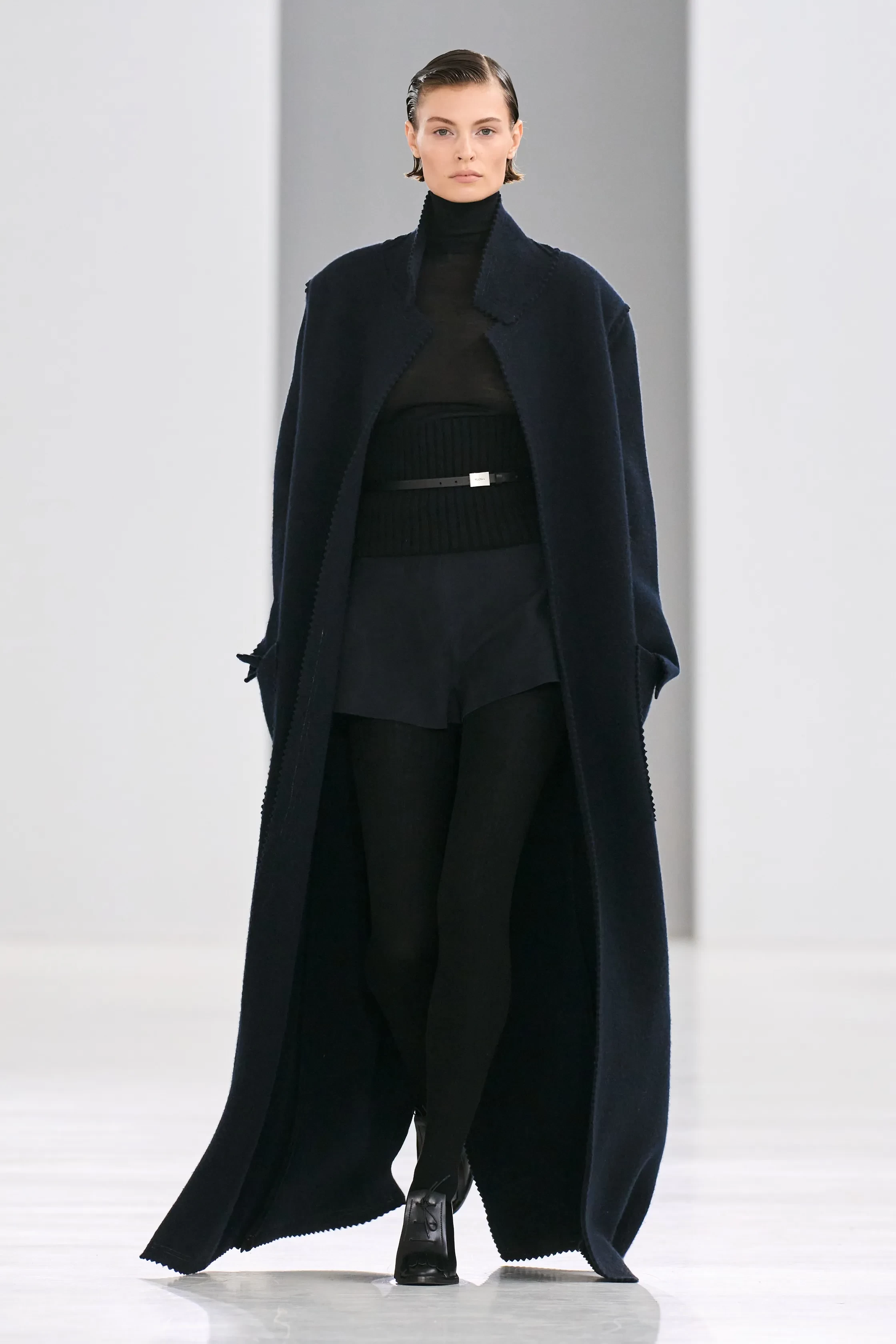 00001-max-mara-2024-ready-to-wear-credit-gorunway.webp